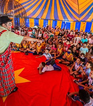 'Dia do Circo' é realizado em escolas da Prefeitura de Arapiraca