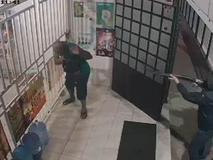 [Vídeo] Câmeras de segurança flagraram assassinato dentro de depósito de bebidas em Penedo