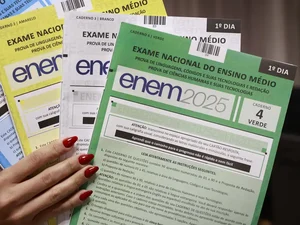 Enem 2025: divulgados gabaritos e cadernos do segundo dia de provas