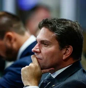 Hugo Motta cassa Eduardo Bolsonaro e Ramagem em decisão da Mesa Diretora