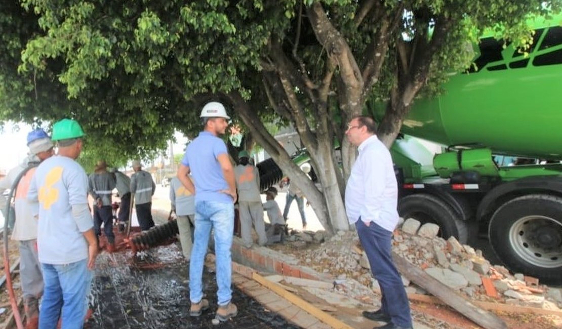 Luciano Barbosa inspeciona andamento da segunda etapa da Ciclovia do Trabalhador