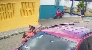 Bola usada por crianças atinge moto e provoca acidente em Campo Alegre