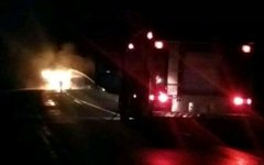 Caminhão pega fogo na BR-101
