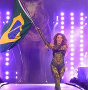 Shakira faz post de agradecimento após show em Copacabana: 'Inesquecível e arrepiante'
