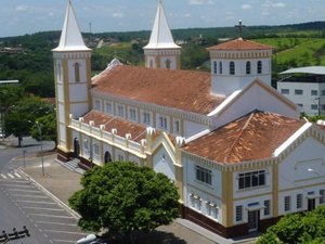 Vereadores de cidade mineira reduzem os próprios salários em 80%