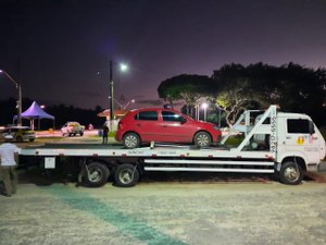 Motorista é autuado duas vezes por transporte irregular de passageiros