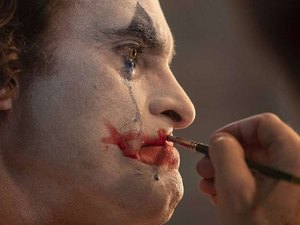 Coringa quebra recorde de Deadpool 2 e Ryan Reynolds 'parabeniza' o filme