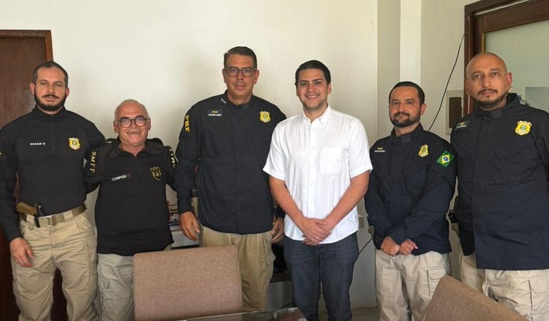 Prefeitura de Santana firma parceria com PRF para reforçar ações de fiscalização de animais na BR-316