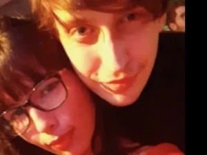 Ex-namorada acusa Felca de manipulação e expõe relação abusiva nas redes