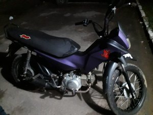 Jovem é flagrado com veículo roubado em Novo Lino