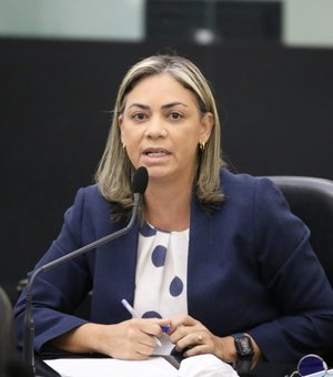 Flávia Cavalcante é reeleita deputada estadual com mais de 50 mil votos