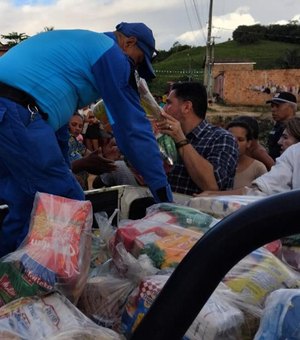 Ação do MP com apoio do setor hoteleiro entrega 113 cestas básicas para famílias de Maragogi