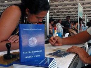 Desemprego cai para 11,9% e tem a menor taxa do ano