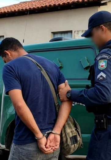 Homem é preso após agredir a própria mãe com mordidas em Palmeira do Índios