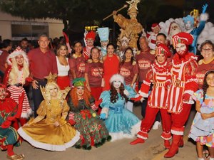 Desfile de Natal, distribuição de brinquedos e apresentações natalinas marcam a abertura da 5° Edição do Projeto Sonho de Natal