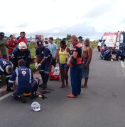 [Vídeo] Motorista não respeita faixa de pedestre e atropela quatro pessoas na AL 110 em Arapiraca