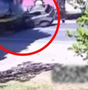 Imagens mostram momento da colisão entre ônibus e carro na AL-101 Norte, em Maragogi