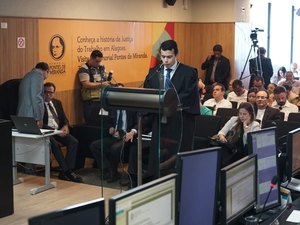 Em audiência, TRT decide manter e reajustar piso dos jornalistas alagoanos