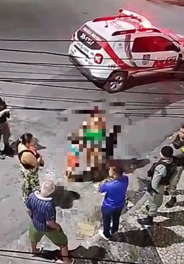 Mulher ingere bebida e coloca filhos em situação de risco em calçadão no município de Delmiro