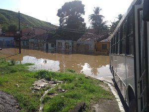 Nova cheia deixa ruas de Jacuípe inundadas