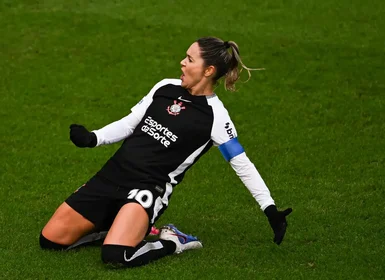 Com gol de Gabi Zanotti, Corinthians vai à final da Copa das Campeãs