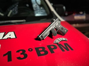 Homem é preso suspeito em vários roubos e furtos em Maceió; um simulacro de arma de fogo foi apreendido