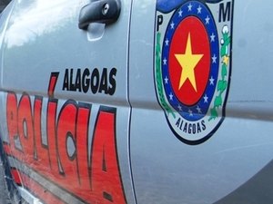 Criminosos fazem arrastão em residência