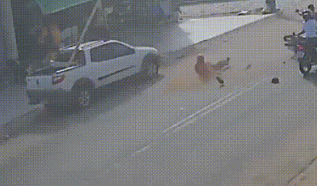 Câmeras flagram atropelamento de idoso por motocicleta em Girau do Ponciano