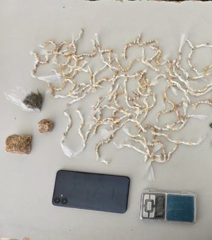 Dupla é presa com mais de 500 pedras de crack após denúncia anônima em Arapiraca