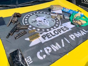 PM apreende armas e drogas com integrantes de facção criminosa em São Miguel dos Campos