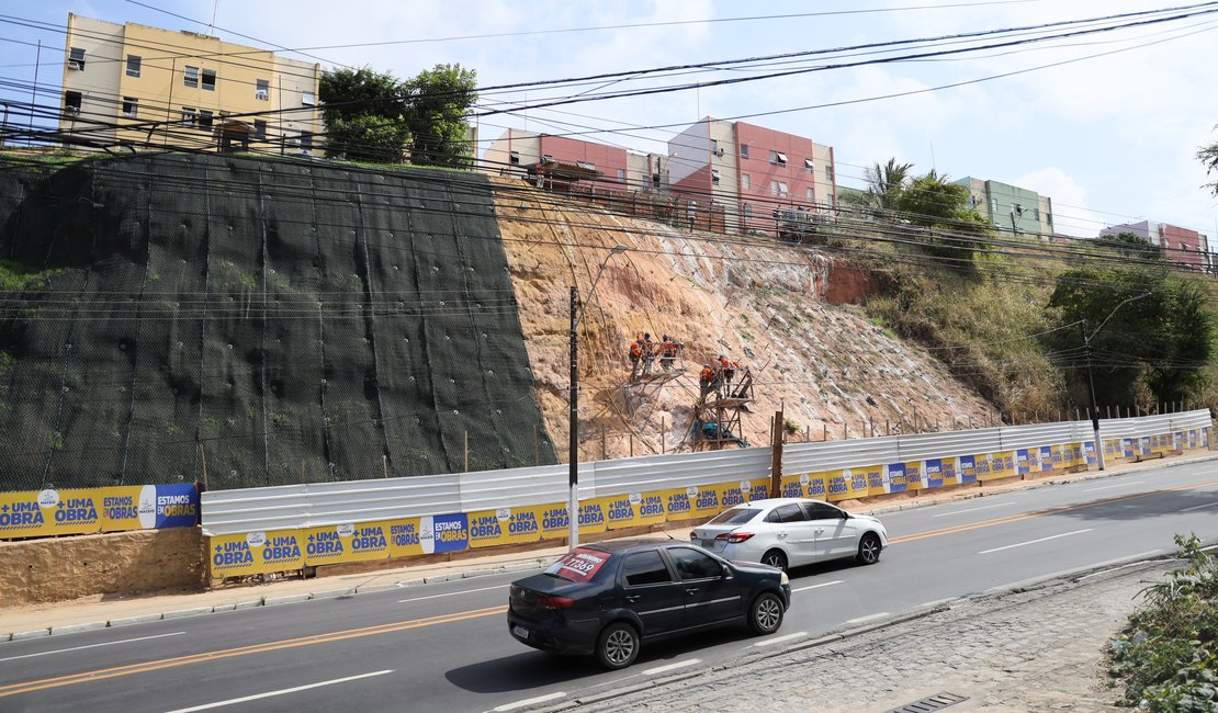 Intermediada pelo MP, obra de contenção no Jacintinho chega à fase conclusiva