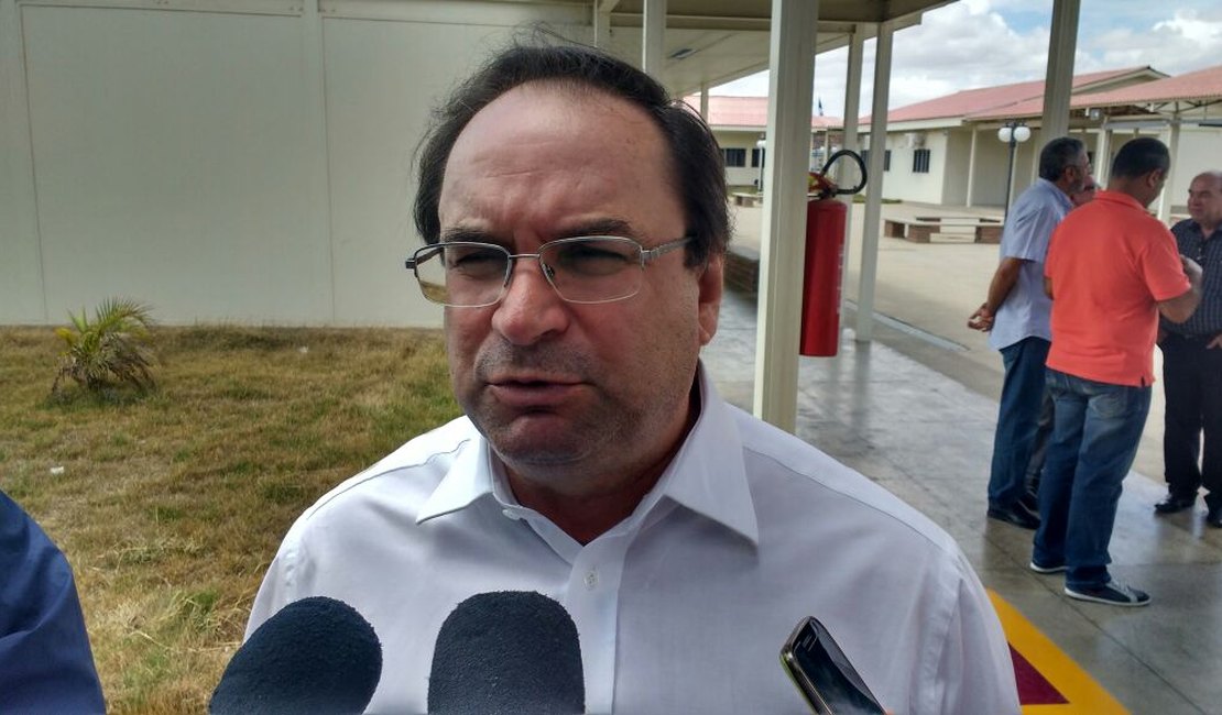 Vice-governador lamenta a morte de estudantes e motoristas em grave acidente 