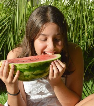 Nutricionista orienta os pais sobre a alimentação dos pequenos no verão