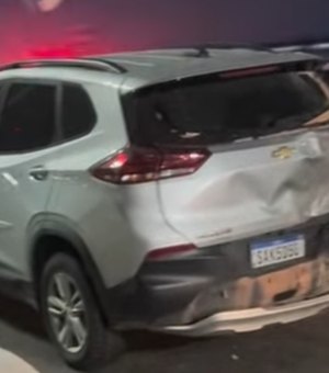 Motociclista fica gravemente ferida após colisão na BR-104, em Maceió