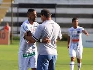 ASA anuncia meio-campista Everton Heleno