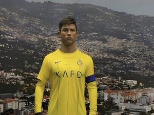 Cristiano Ronaldo ganha estátua em tamanho real em museu da Arábia Saudita; veja
