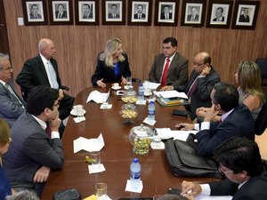 Presidente do TCE Alagoas determina revisão de todos os contratos do órgão