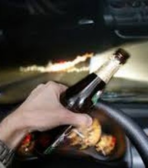 Condutor é preso por embriaguez após provocar acidente na Chã da Jaqueira