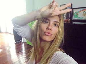 Carol Dieckmann em: “do lar”, pintora de aquarelas e dizendo não pra Globo