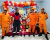 Bombeiros surpreendem garoto de 8 anos durante aniversário em Água Branca