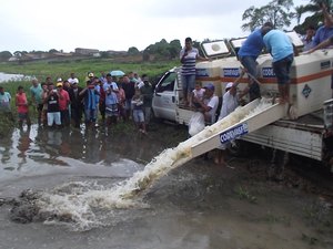 Peixes nativos e de valor comercial voltam a aparecer em lagoa após chuvas 