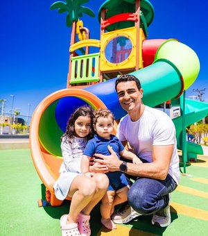 JHC visita Renasce Salgadinho com os filhos e destaca transformação ambiental