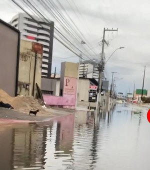 Chuvas causam falta de energia e semáforos apagados na Ponta Verde