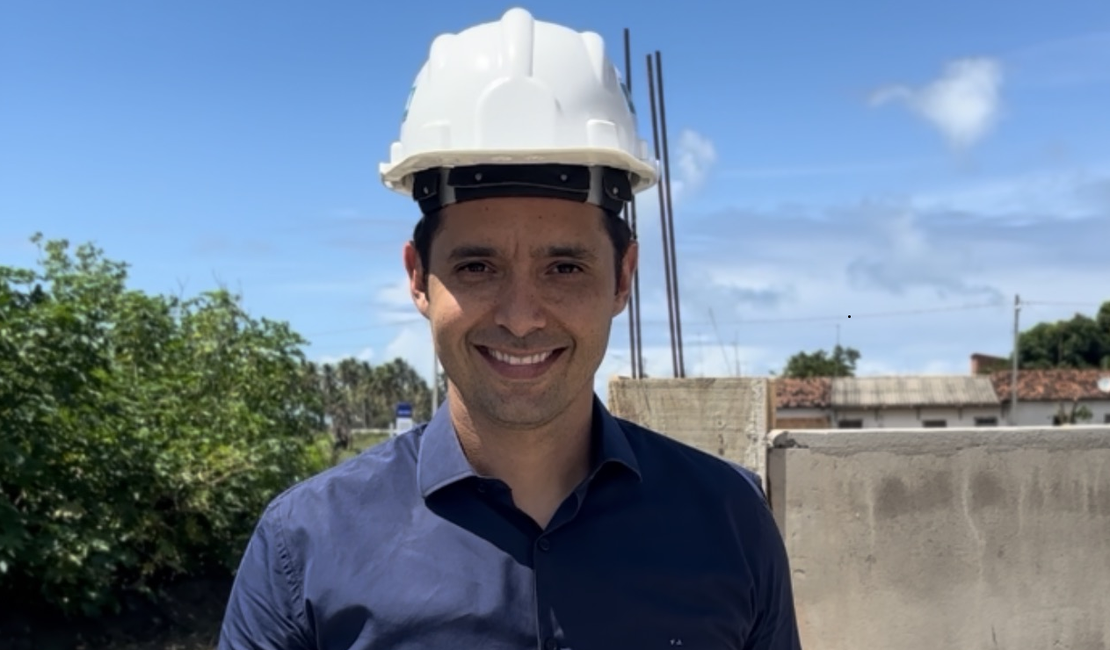 Prefeito Felipe Jatobá transforma Jequiá da Praia em um grande canteiro de obras