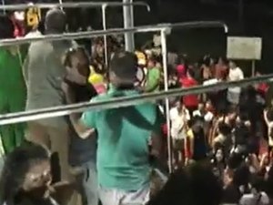 Homem é preso após tentar furtar celular de jovem na parada LGBT em Maceió