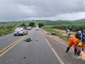 Colisão entre carro e moto deixa um morto na BR-104, em São José da Laje