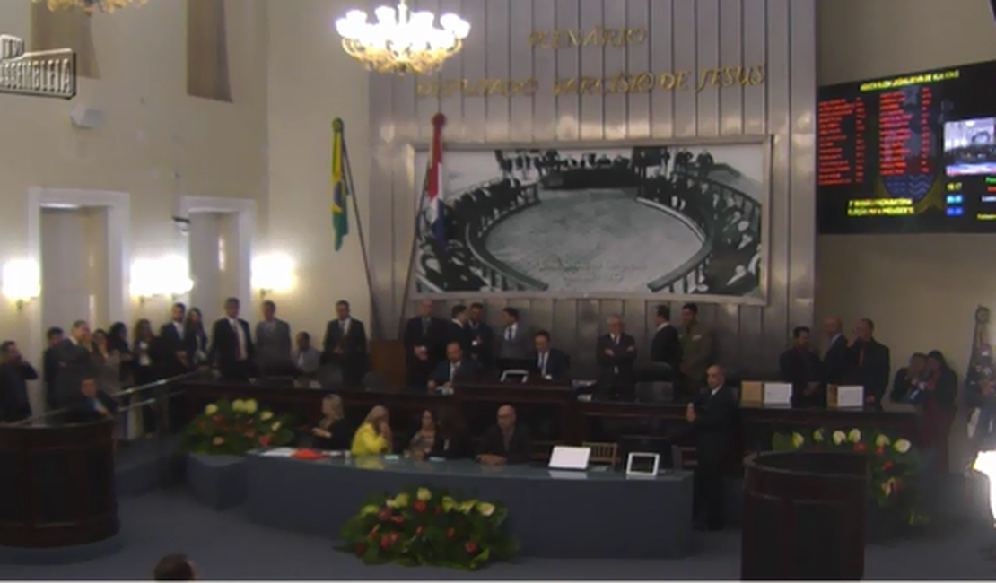 Novos deputados estaduais tomam posse na Assembleia Legislativa