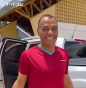 [Vídeo] Cafu viaja do Catar, na Ásia, até  o Sertão de Alagoas para doar chuteiras e bolas