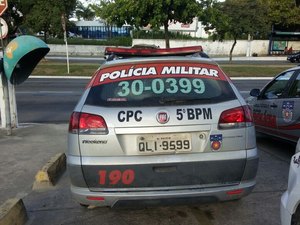 Jovem é preso em casa com meio quilo de maconha no Benedito Bentes