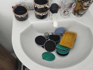 Clínica de estética é interditada por não esterilizar instrumentos e usar medicamentos vencidos